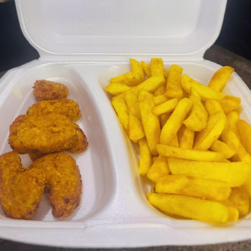 Chicken Nuggets mit Pommes (6 Stück)