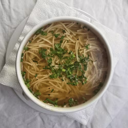 Nudelsuppe, Rindsuppe mit Nudeleinlage
