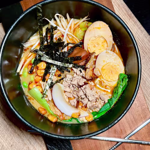 Vegetarischer Kokos-Curry Ramen