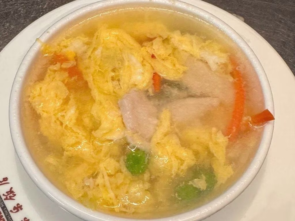 Eiersuppe mit Hühnerstreifen