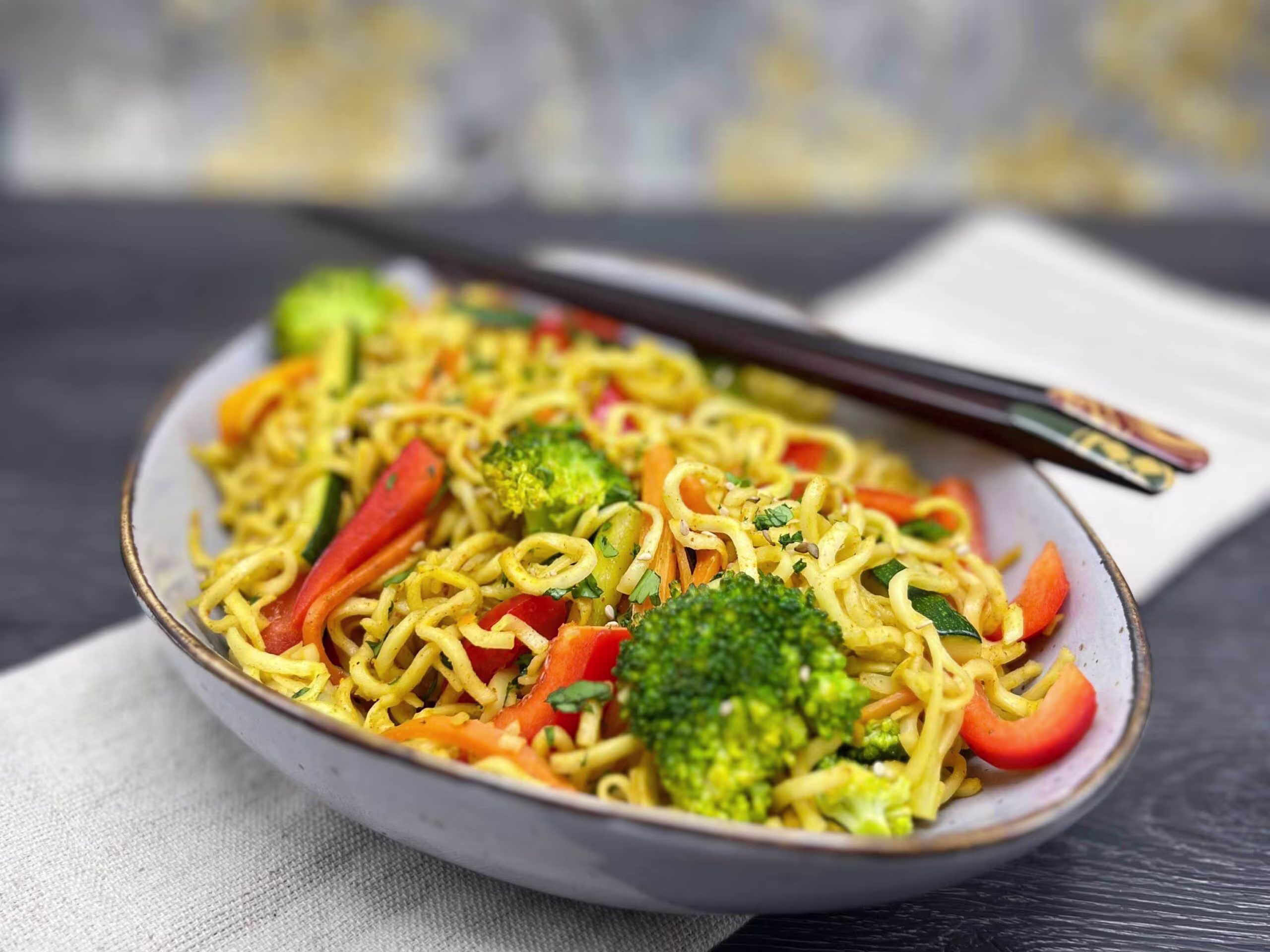 Bami Goreng mit Hühnerfleisch