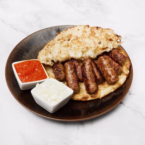 Cevapcici mit Fladenbrot