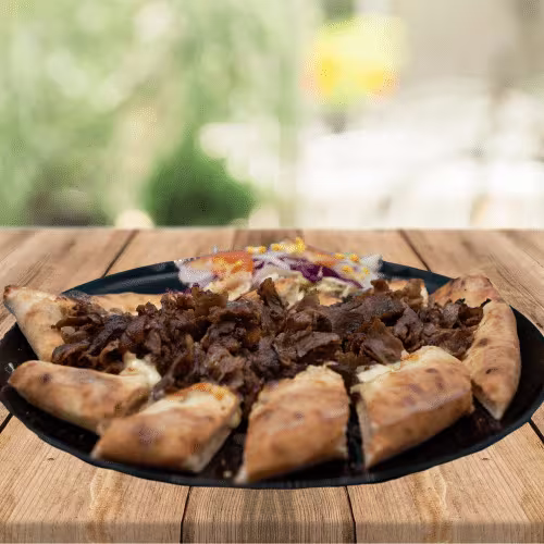 Pide mit Käse und Kebap