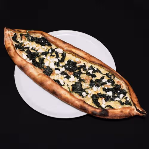 Pide mit Spinat und Schafkäse