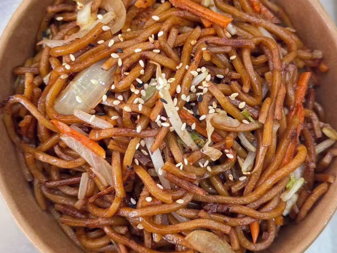 Gebratener Nudeln mit Gemüse