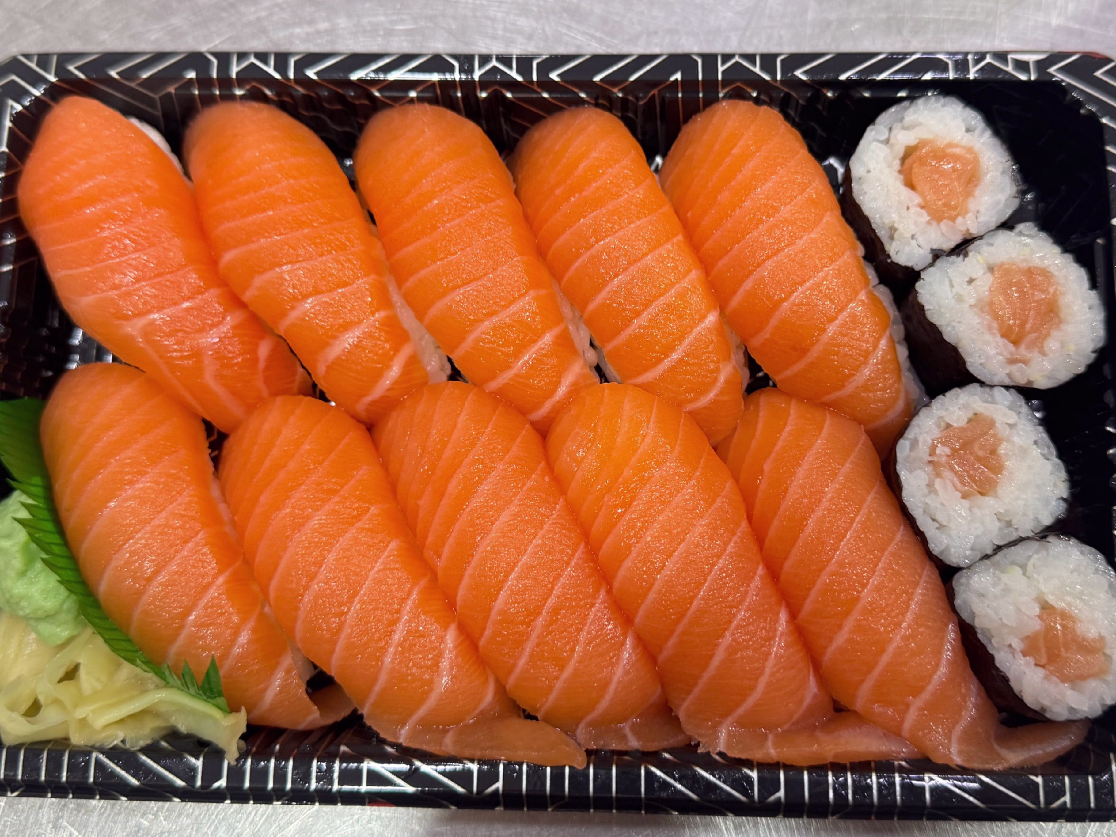 Lachs Sushi Set - Groß