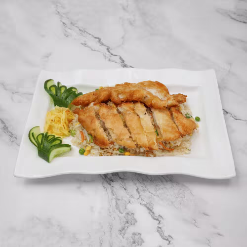 Gebratener Reis mit knusprigem Huhn