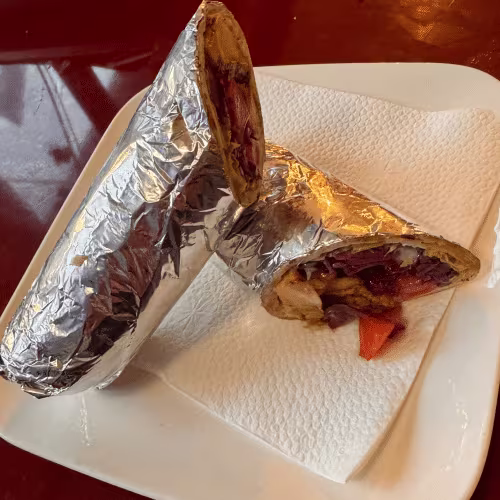 Gegrillte Hühnerspieße Dürüm