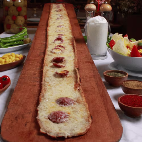 Pide mit türkischer Wurst (1 Meter)