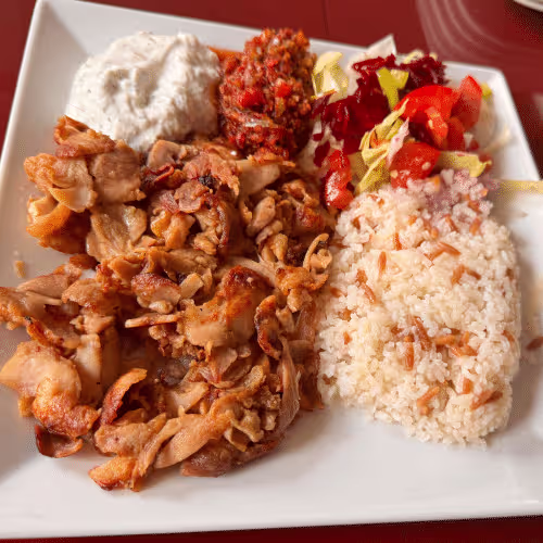 Hähnchen-Döner-Teller Mit Reis oder Pommes