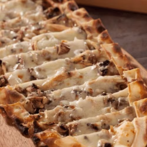 Pide mit Champignons und Käse (1 Meter)
