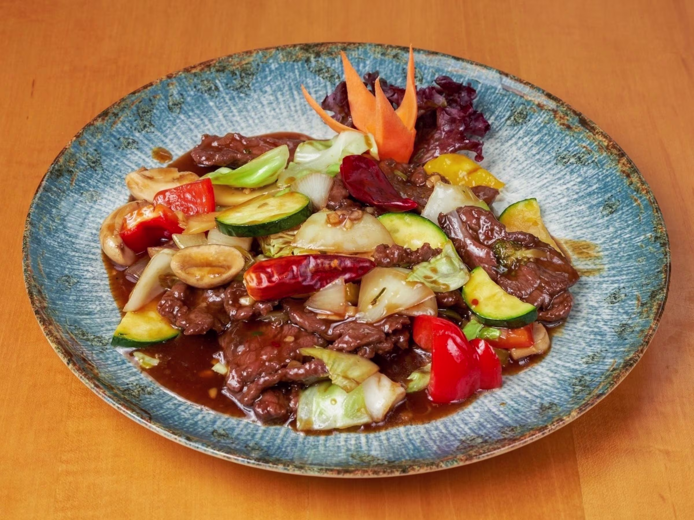Rindfleisch mit rotem Chili