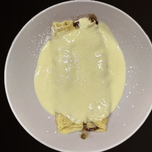 Nougat Palatschinken mit Vanillesauce