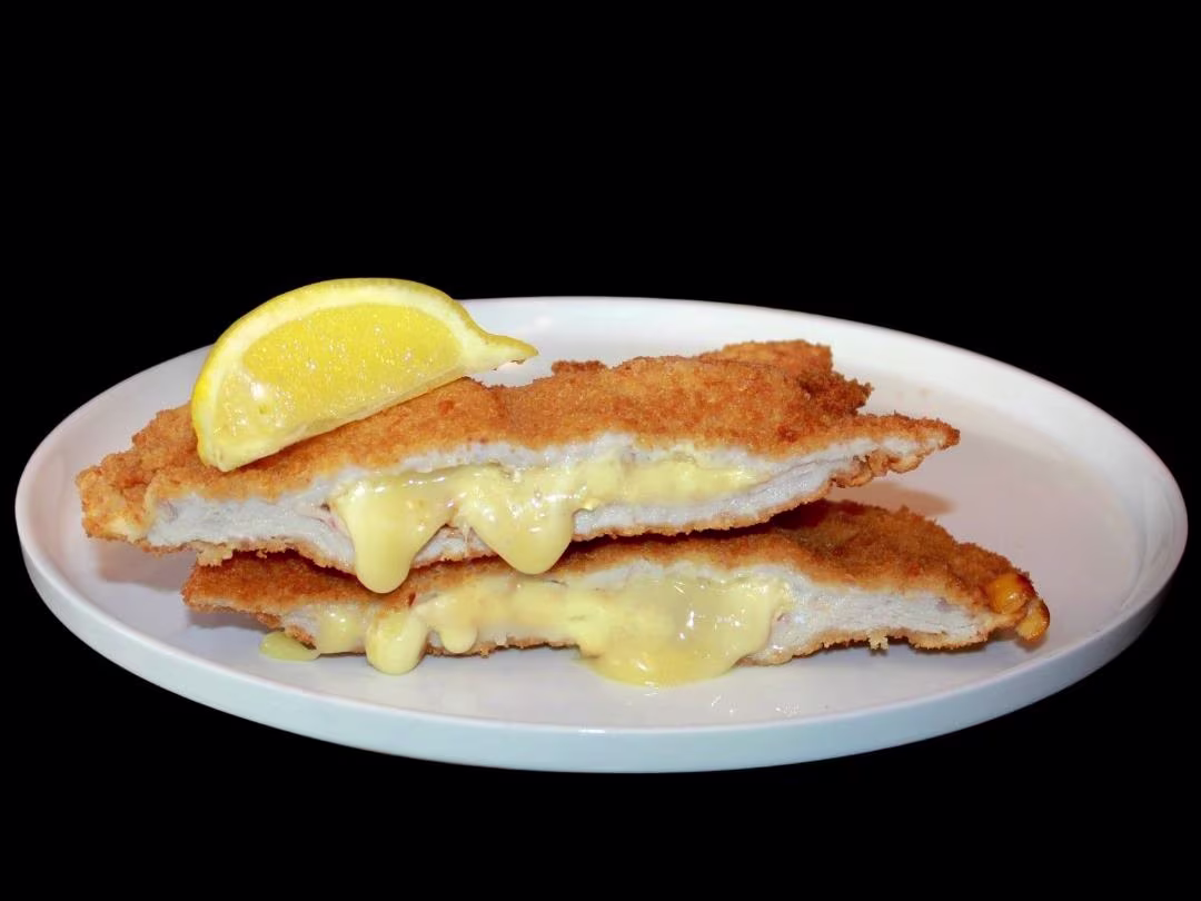 Camembert Cordon Bleu mit Beilage