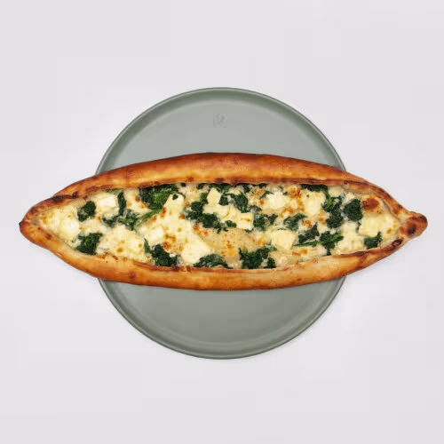 Pide mit Spinat und Schafkäse