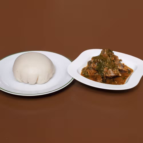 Okro Suppe mit pounded Yam
