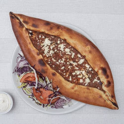 Pide mit Hackfleisch