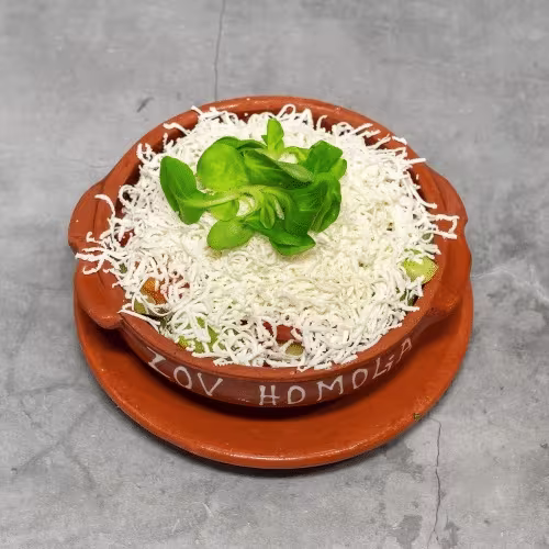 Sopska Salat mit Käse