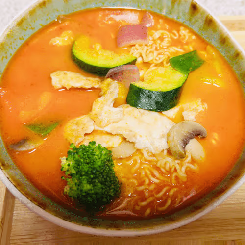 Kokos-Curry-Nudelsuppe