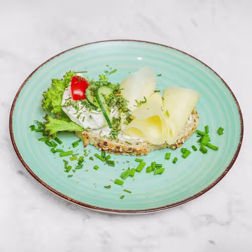 Belegtes Brötchen mit Gouda (vegetarisch)