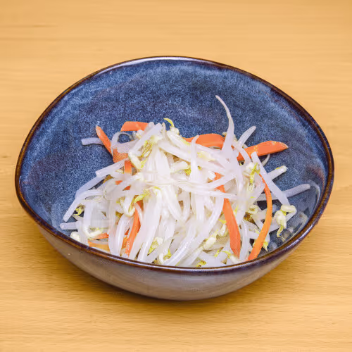 Sojabohnensprossen Salat