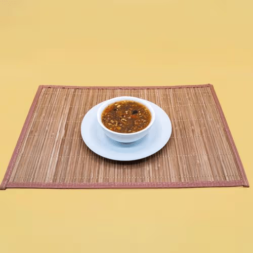 Pikante saure Fleischsuppe