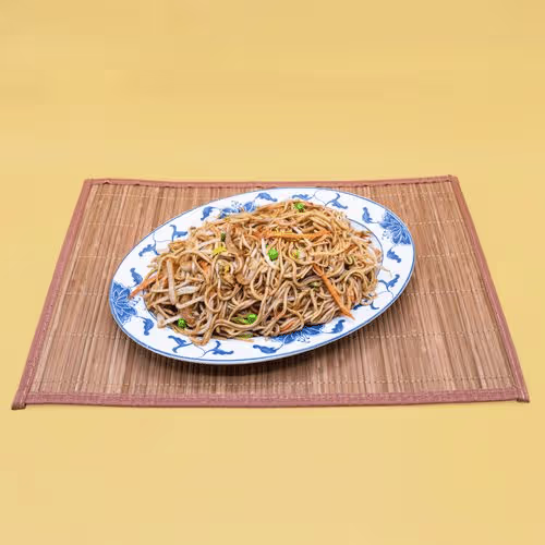 Gebratene Nudeln mit Gemüse
