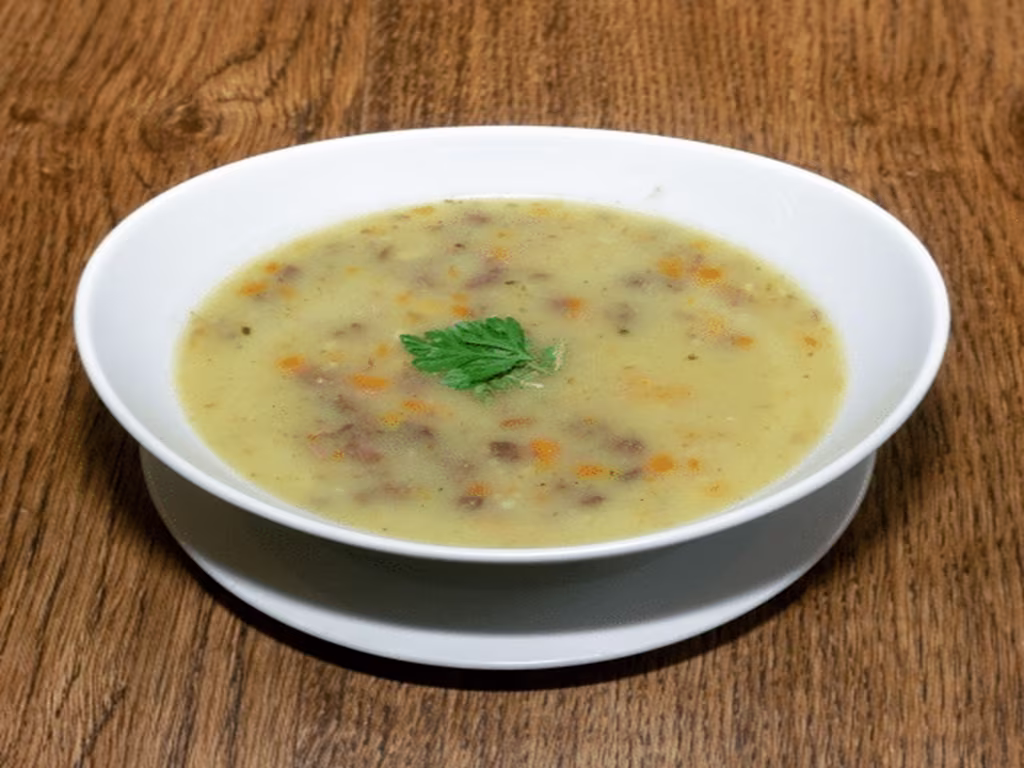 Kalbssuppe mit Brot