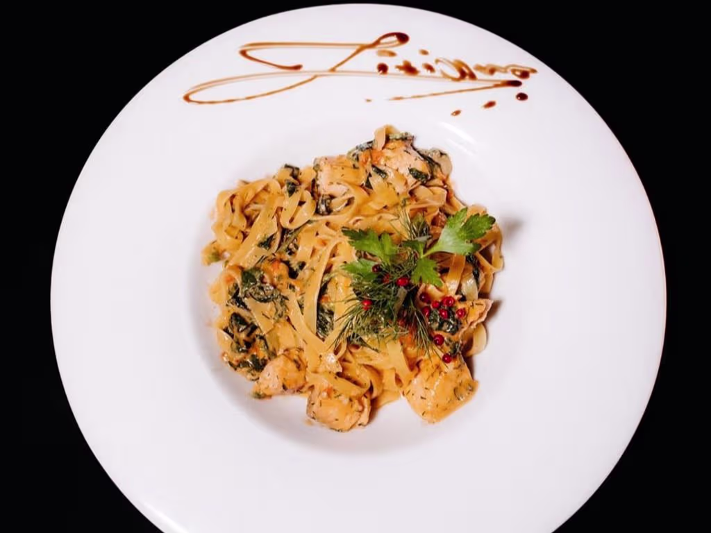 Tagliatelle al Salmone