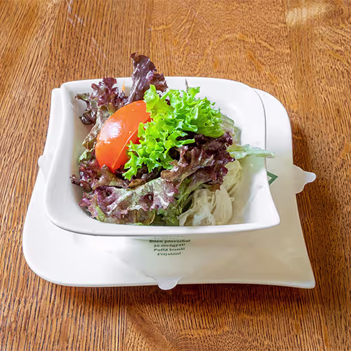 Gemischter Salat nach Saison