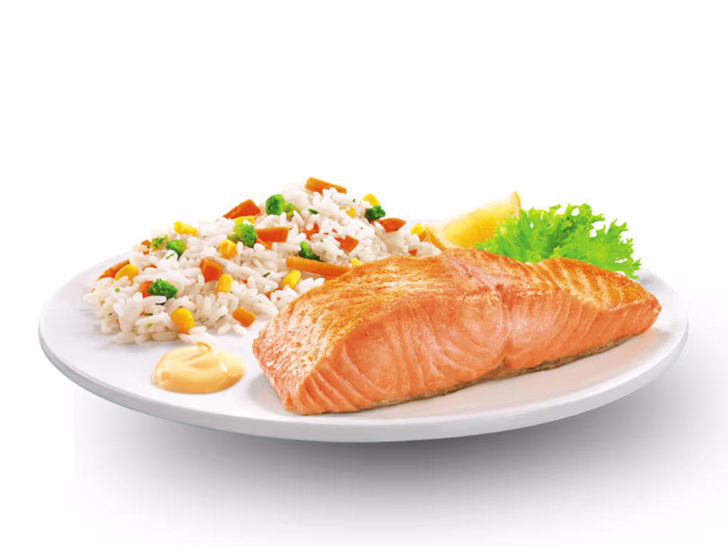 Norwegisches Lachsfilet vom Grill mit Beilage