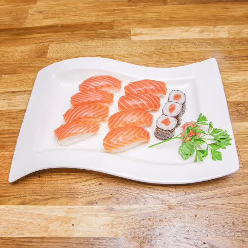 Sake Sushi (nur Lachs, mittel)