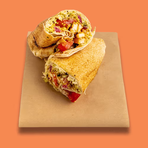 Wrap mit Hummus, Halloumi-Käse und Cous-Cous