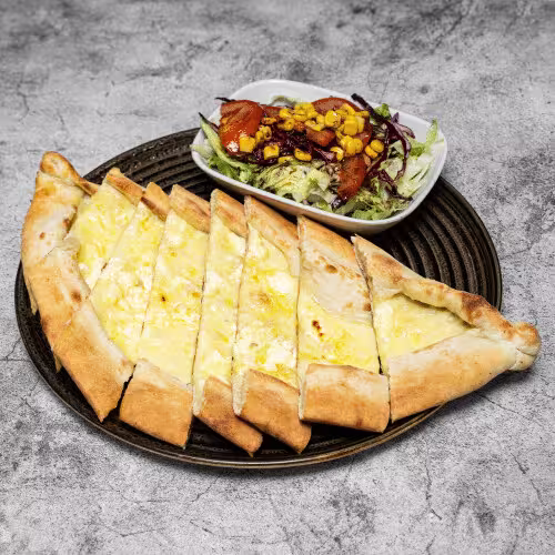 Pide mit Schafskäse