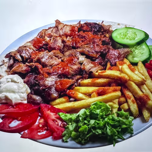 Kebap Teller - Salat und Kebabfleisch