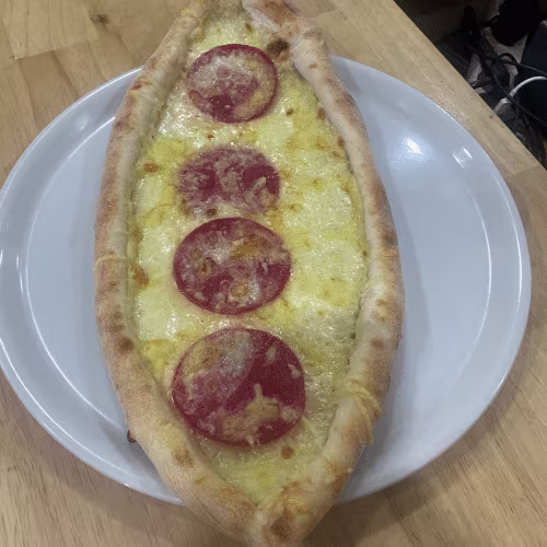 Salami Pide