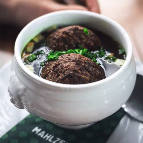 Leberknödelsuppe