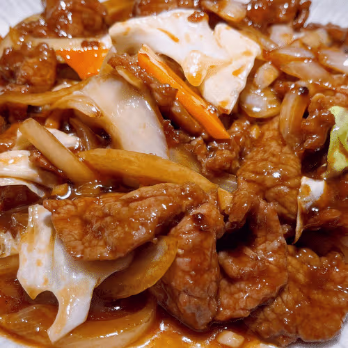 Rindfleisch mit Zwiebeln