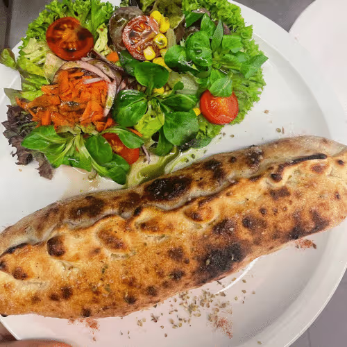 Gefülltes Pizzastangerl