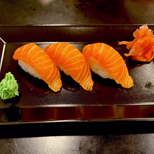 Lachs Sushi ( 3 Stück)