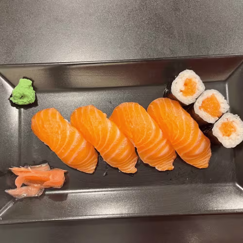 Lachs Sushi (4 Stück) und Maki (3 Stück)