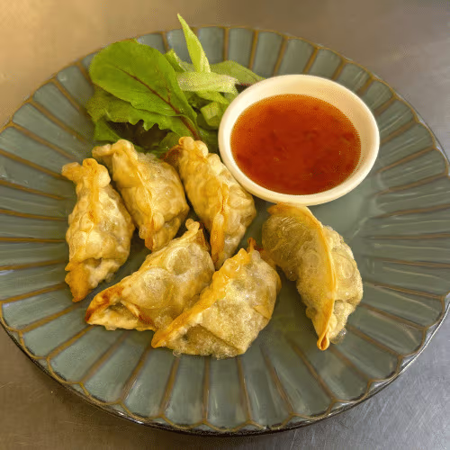 Koreanische Teigtaschen mit Huhn (6 Stück)