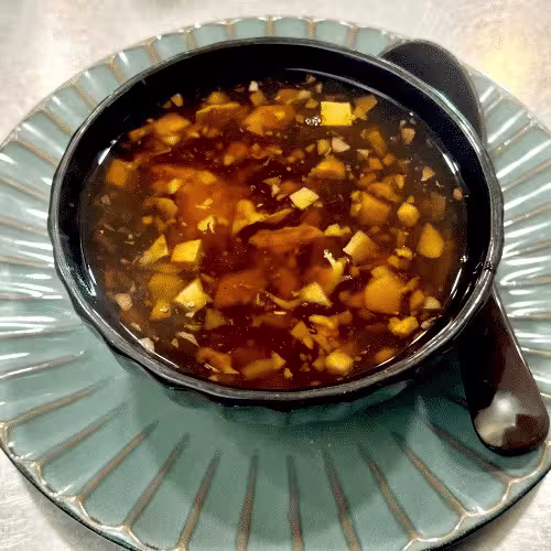 Pikant - Säuerliche Suppe (leicht scharf)
