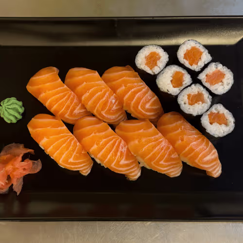 Lachs Sushi (7 Stück) und Maki (6 Stück)