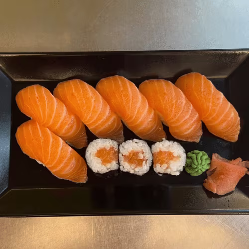 Lachs Sushi (6 Stück) und Maki (3 Stück)