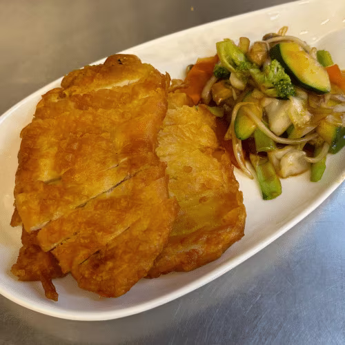 Hühnerfleisch knusprig mit Gemüse