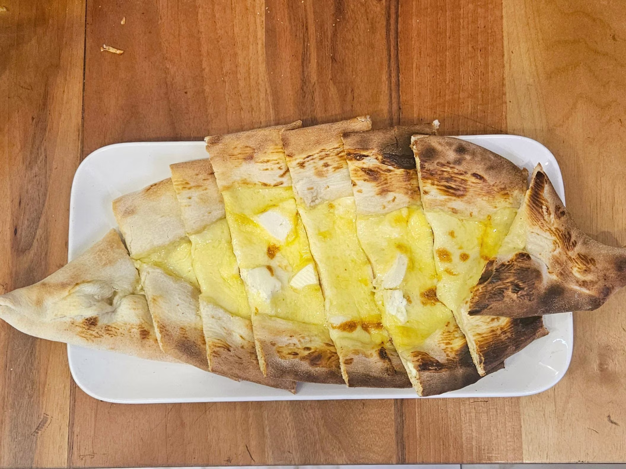 Pide mit Schafskäse