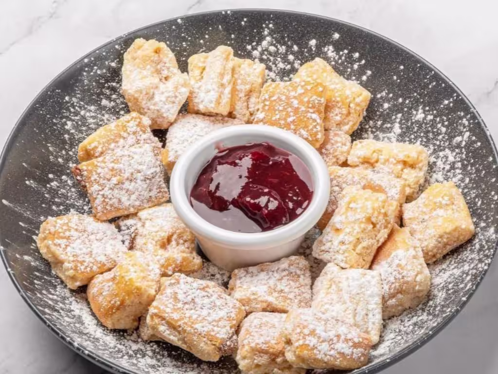 Kaiserschmarren mit Zwetschgenröster