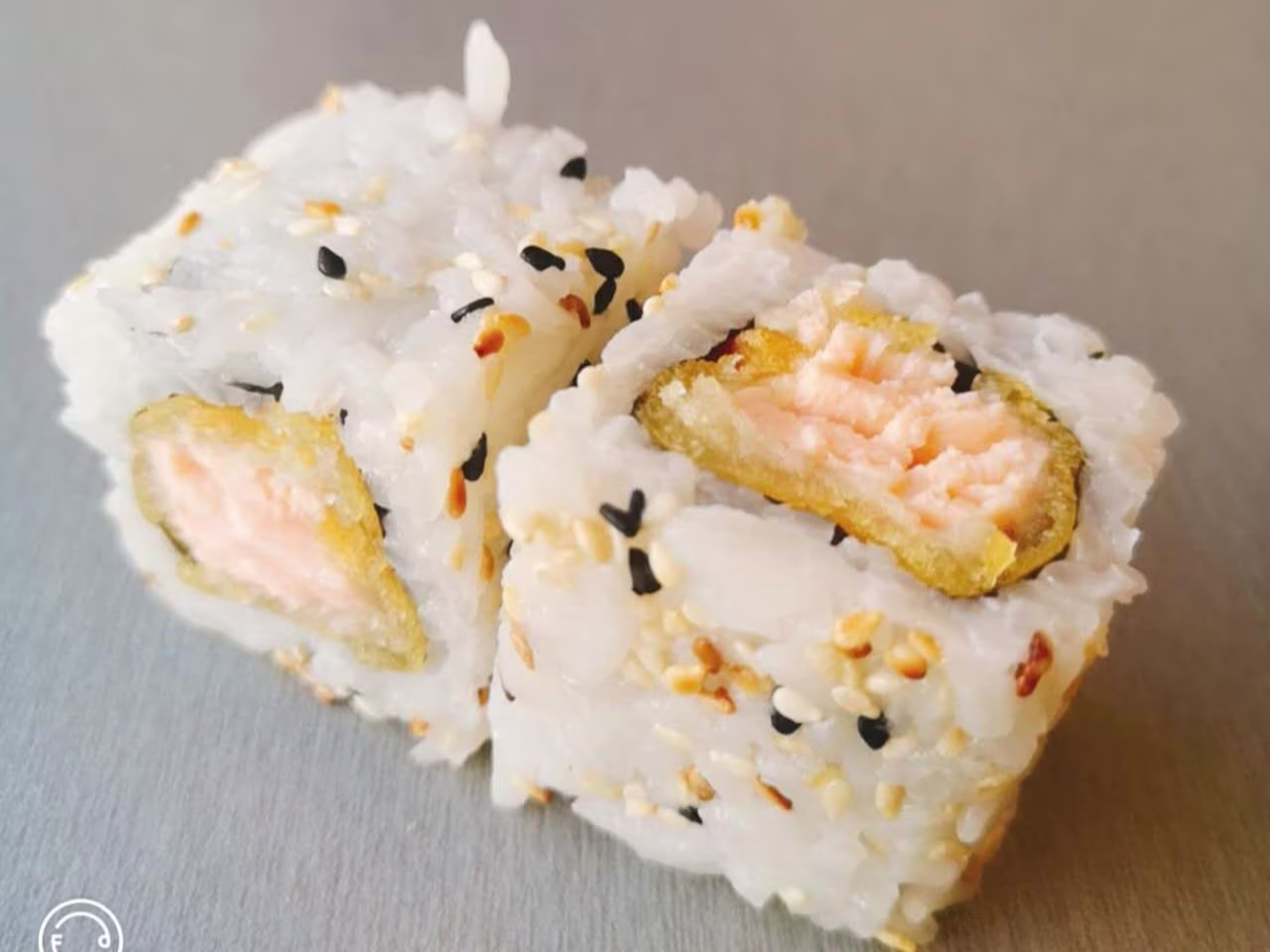 29g- Sake-Tempura Maki (18 Stück)