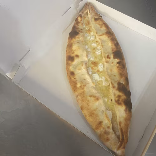 Pide mit Schafskäse